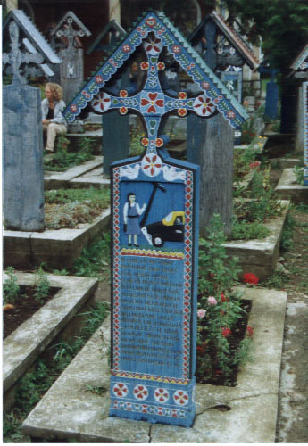 Veselý hřbitov v Sapintě
