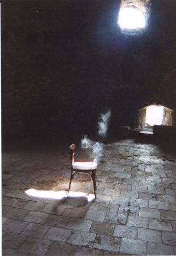 Osamělá židle - umělecké foto