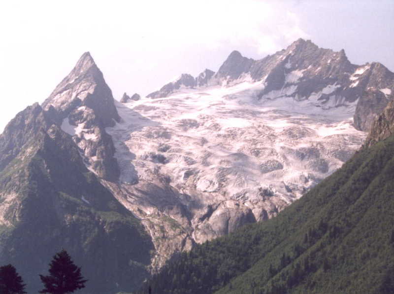 Pohled z Krugazoru na protilehlý ledovec